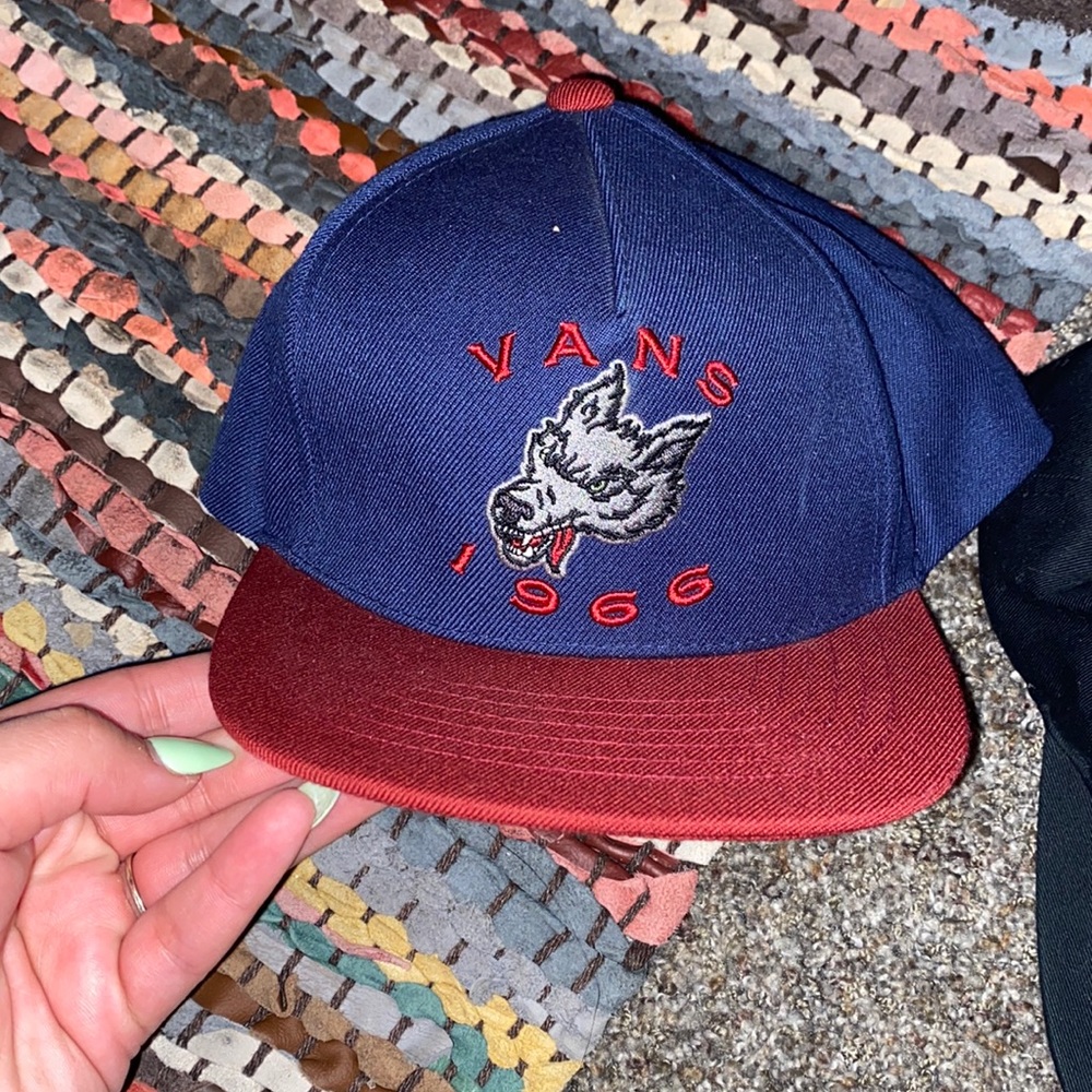VANS SNAPBACKS